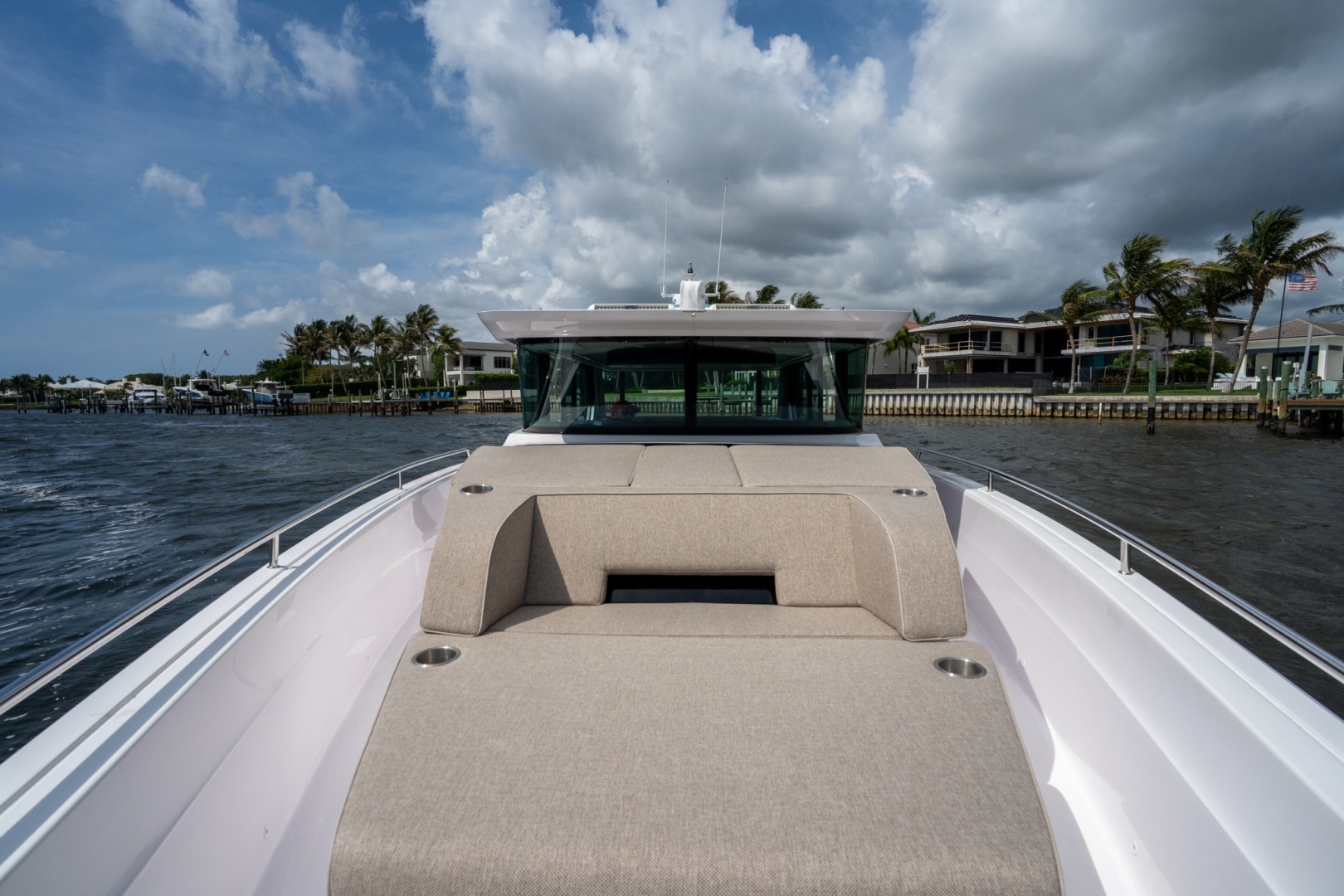 2024 Axopar 45 XC Cross Cabin - Image 15