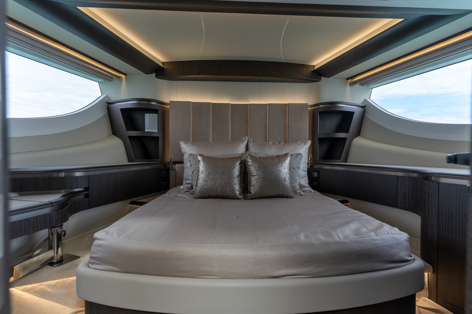 2025 Galeon 560 FLY - Image 34