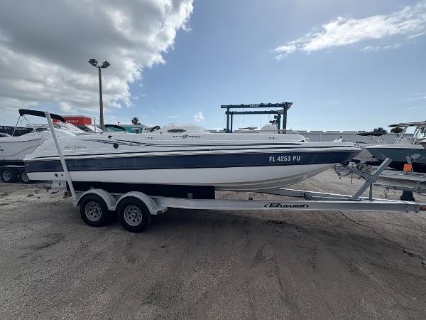 2014 Hurricane SunDeck Sport 232 OB
