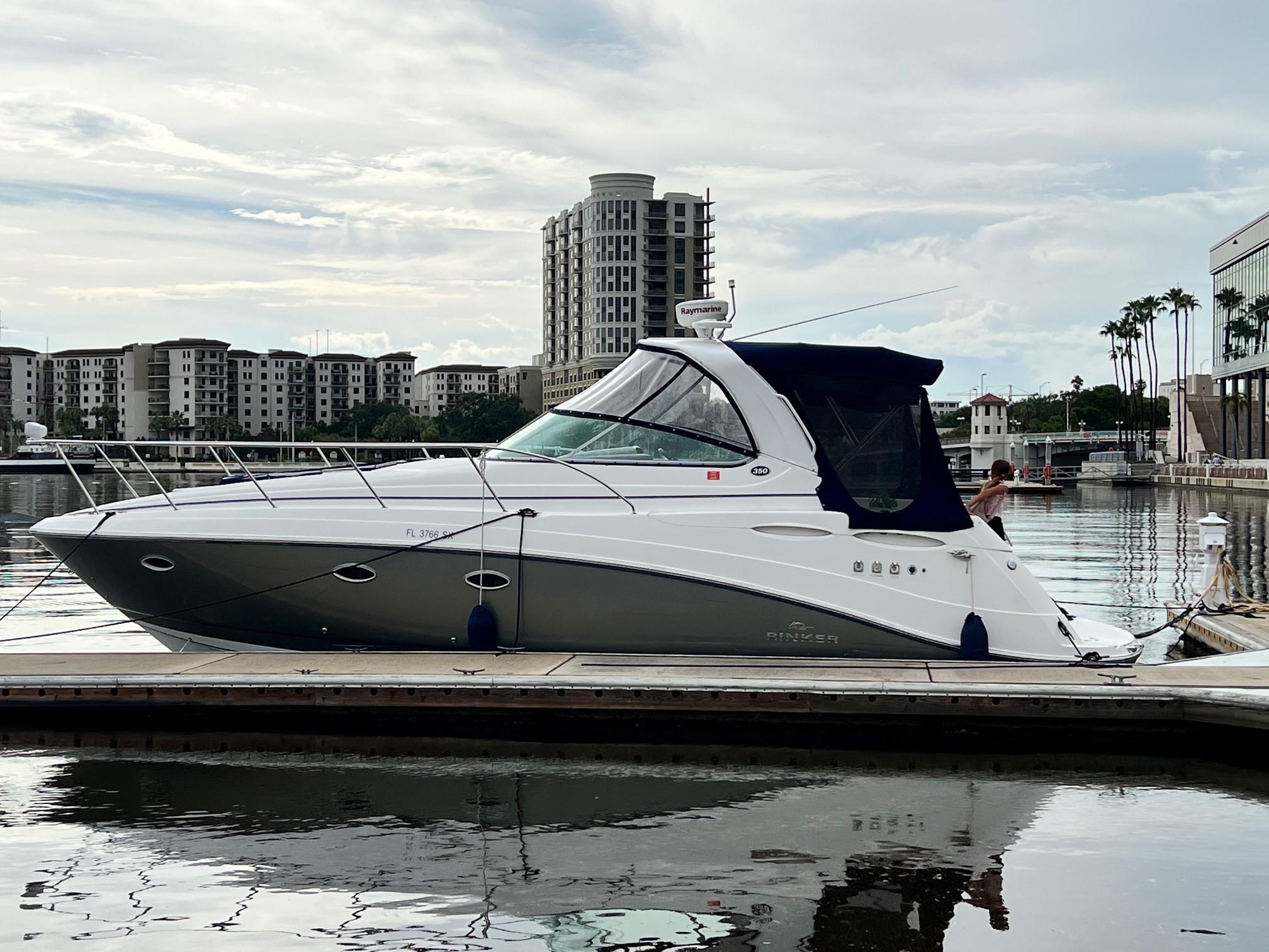 2008 Rinker 350 Express Cruiser