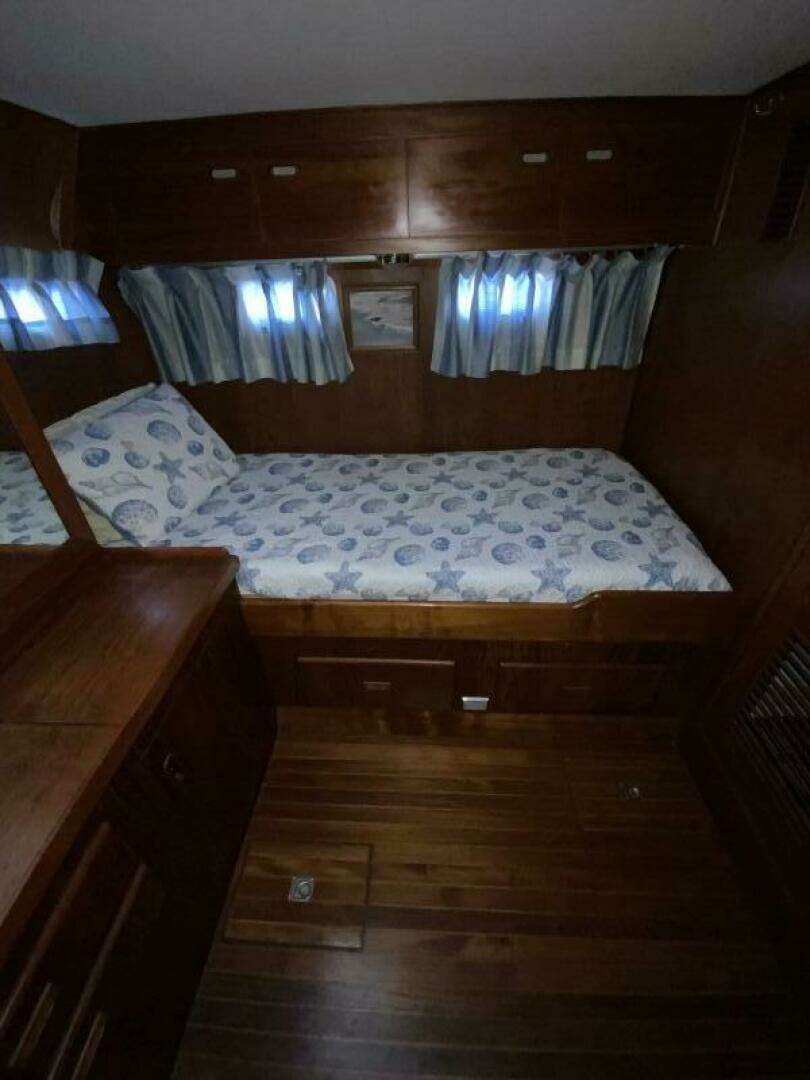 1987 President 41 Double Cabin Motor Yacht - Image 44