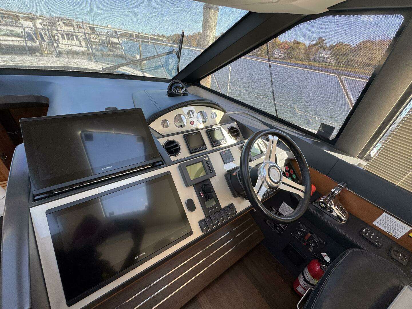 2015 Princess V52 - Image 13