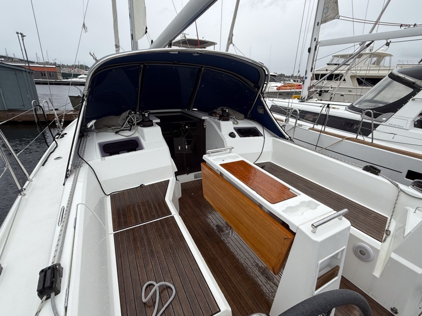 2023 Beneteau Oceanis 34.1 - Image 12