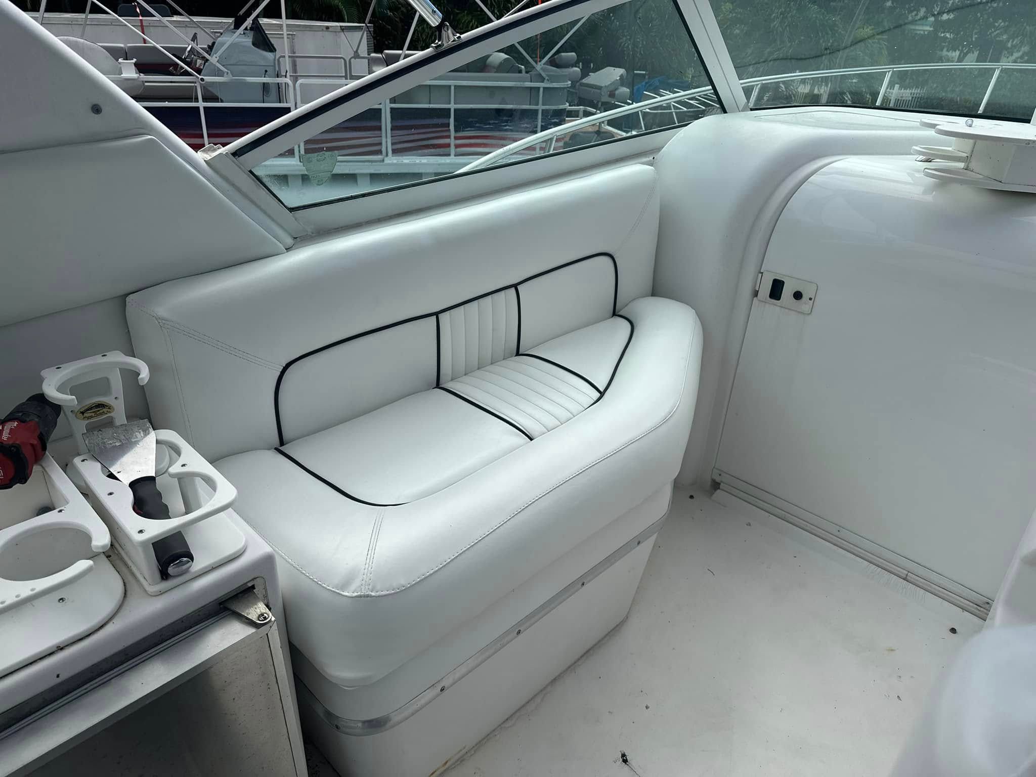 1999 Donzi 3250 LXC - 9