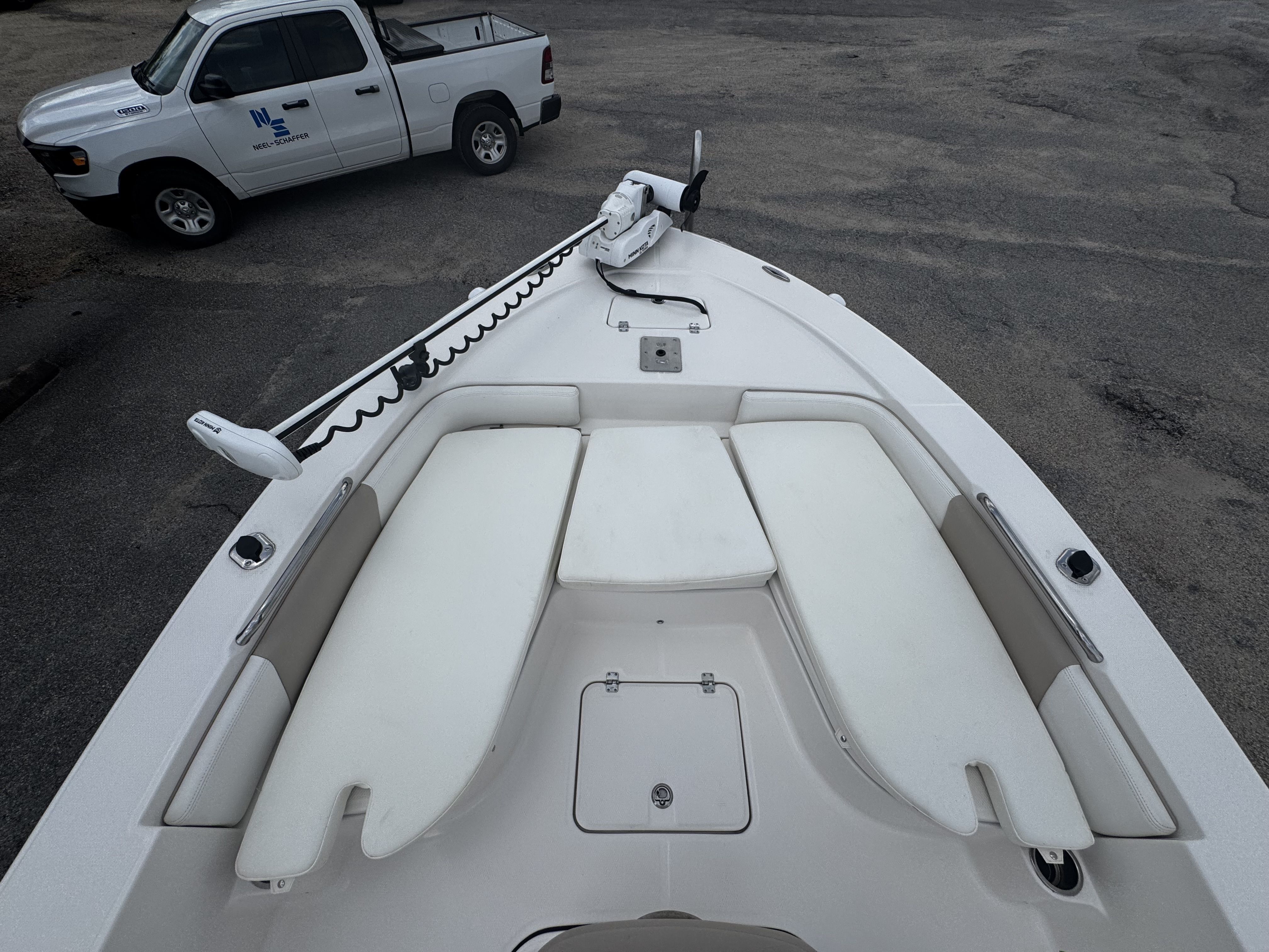 2022 Robalo Cayman 226 - 13