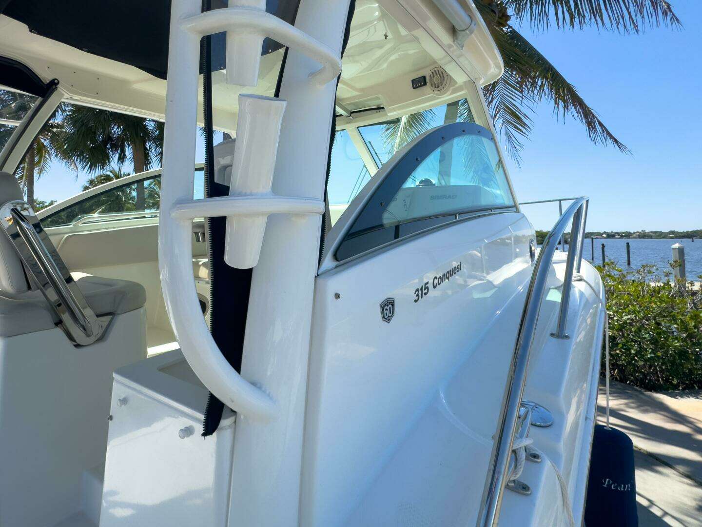 2018 Boston Whaler 315 Conquest - Image 32