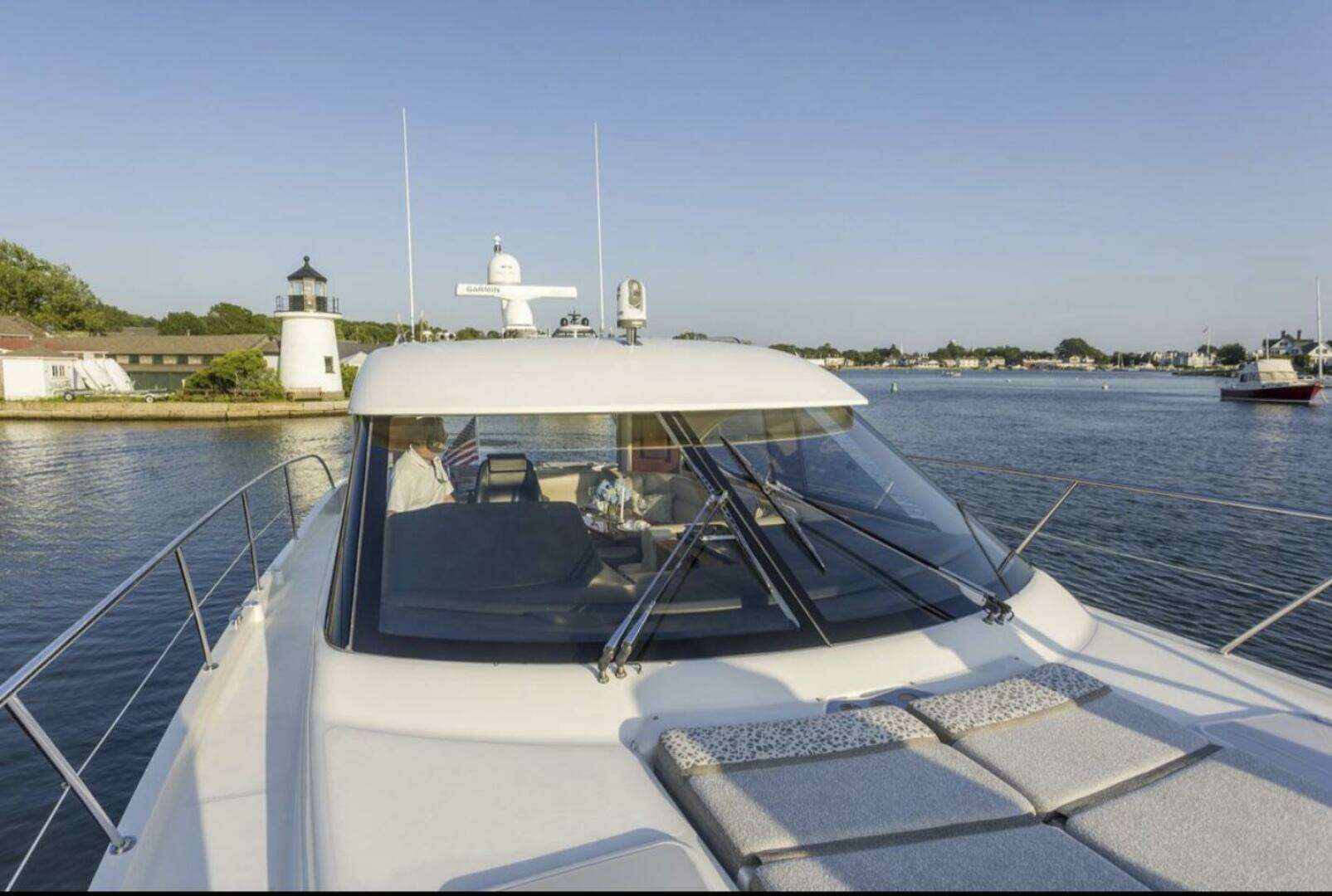 2016 Riviera 5000 Sport Yacht - Image 17