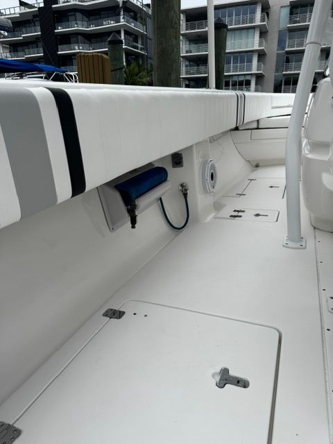 2006 Intrepid 30 Open - 7