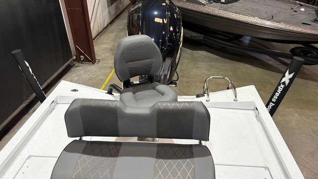 2026 Xpress H22 Bay W/ Yamaha 200 "SHO" - 9
