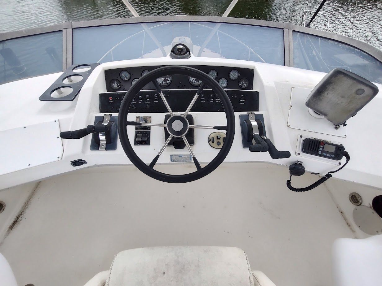 1992 Sea Ray 310 Sport Bridge - 38