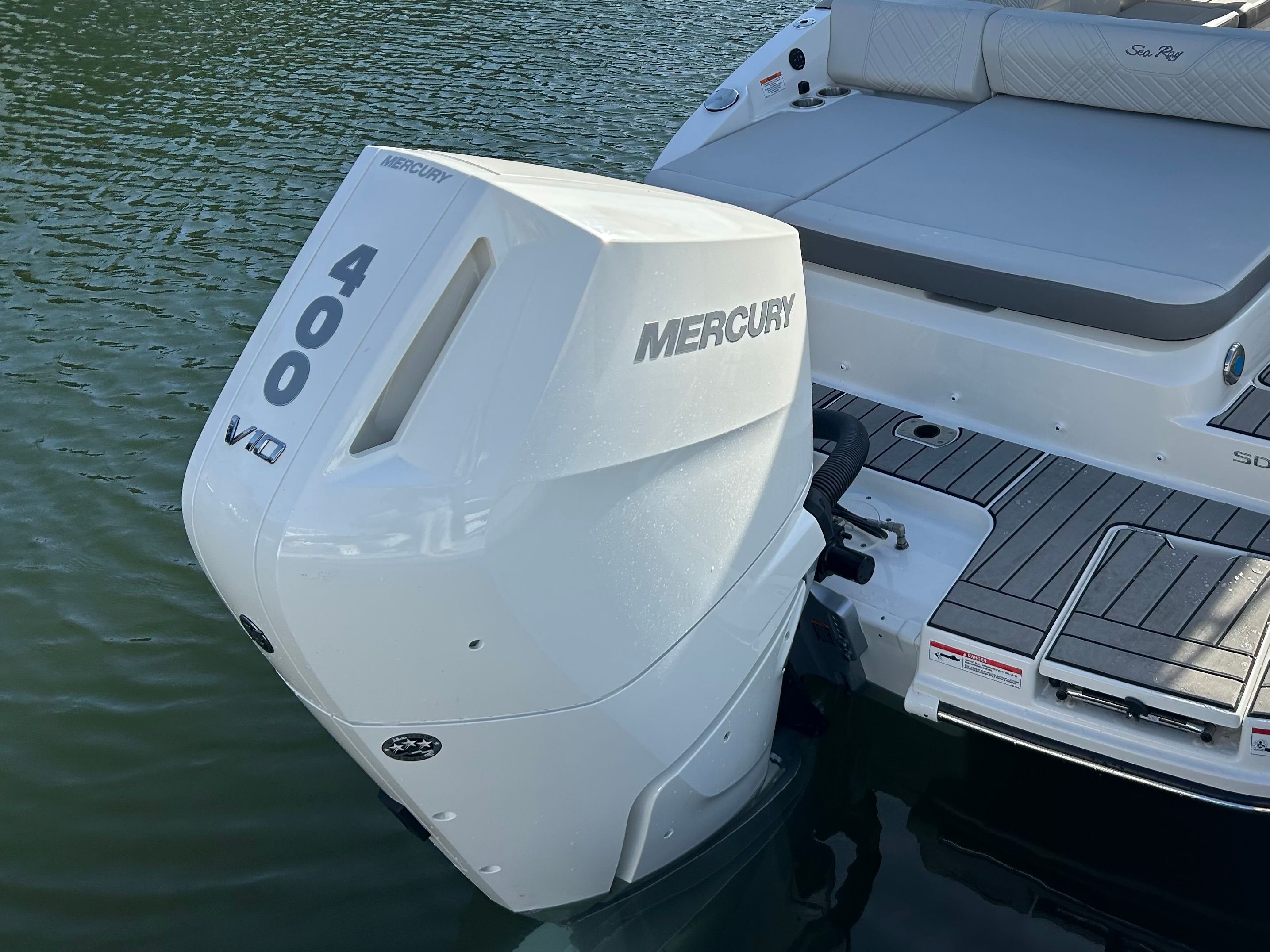 2026 Sea Ray SDX 270 Outboard - 7