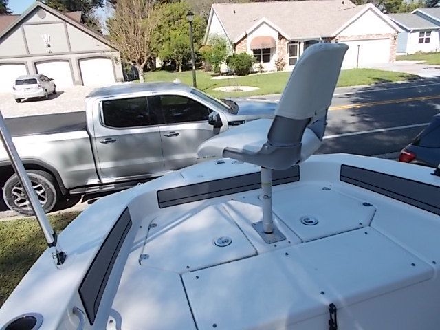 2018 Yamaha Boats 190 FSH Deluxe - 35