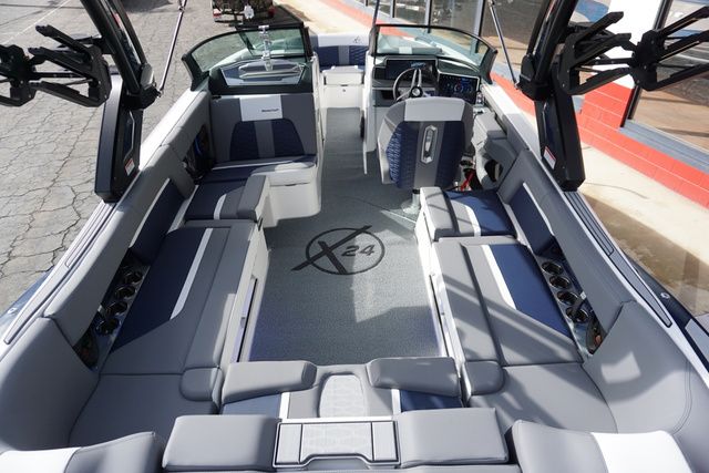 2025 MasterCraft X24 Supercharged 6.2L - 9K Rebate Eligible - 50