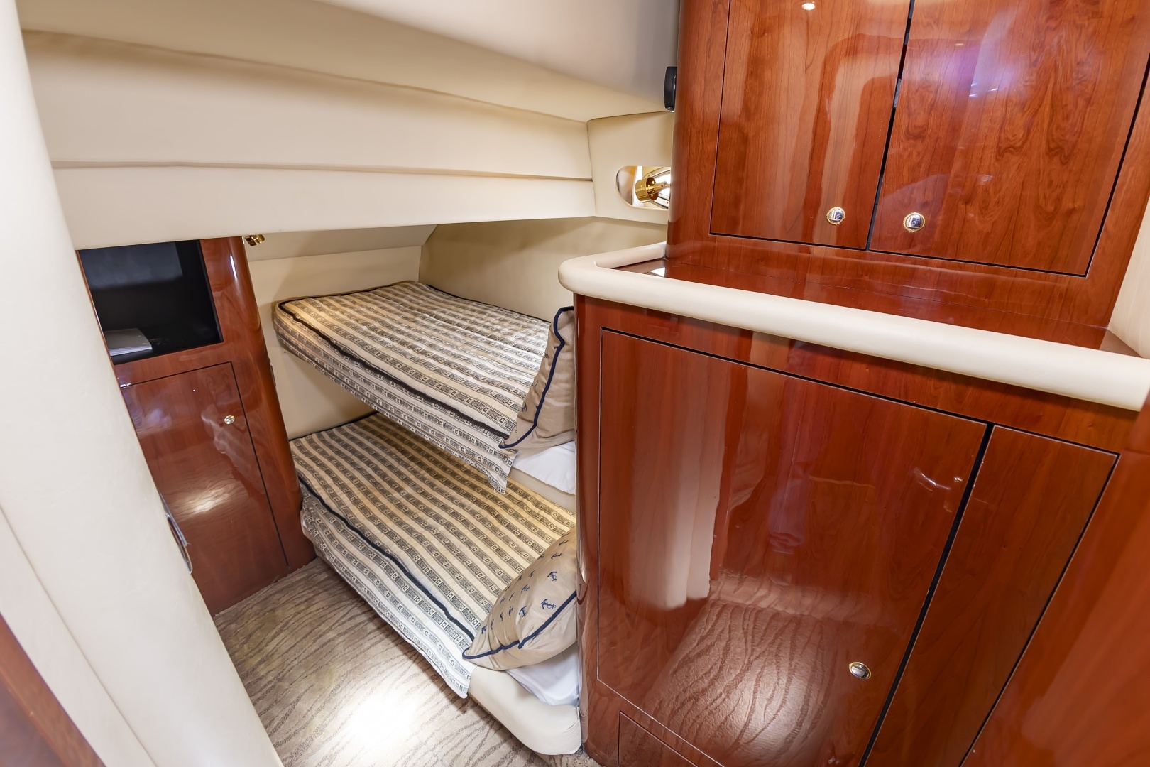 2002 Sea Ray 560 Sedan Bridge - Image 51