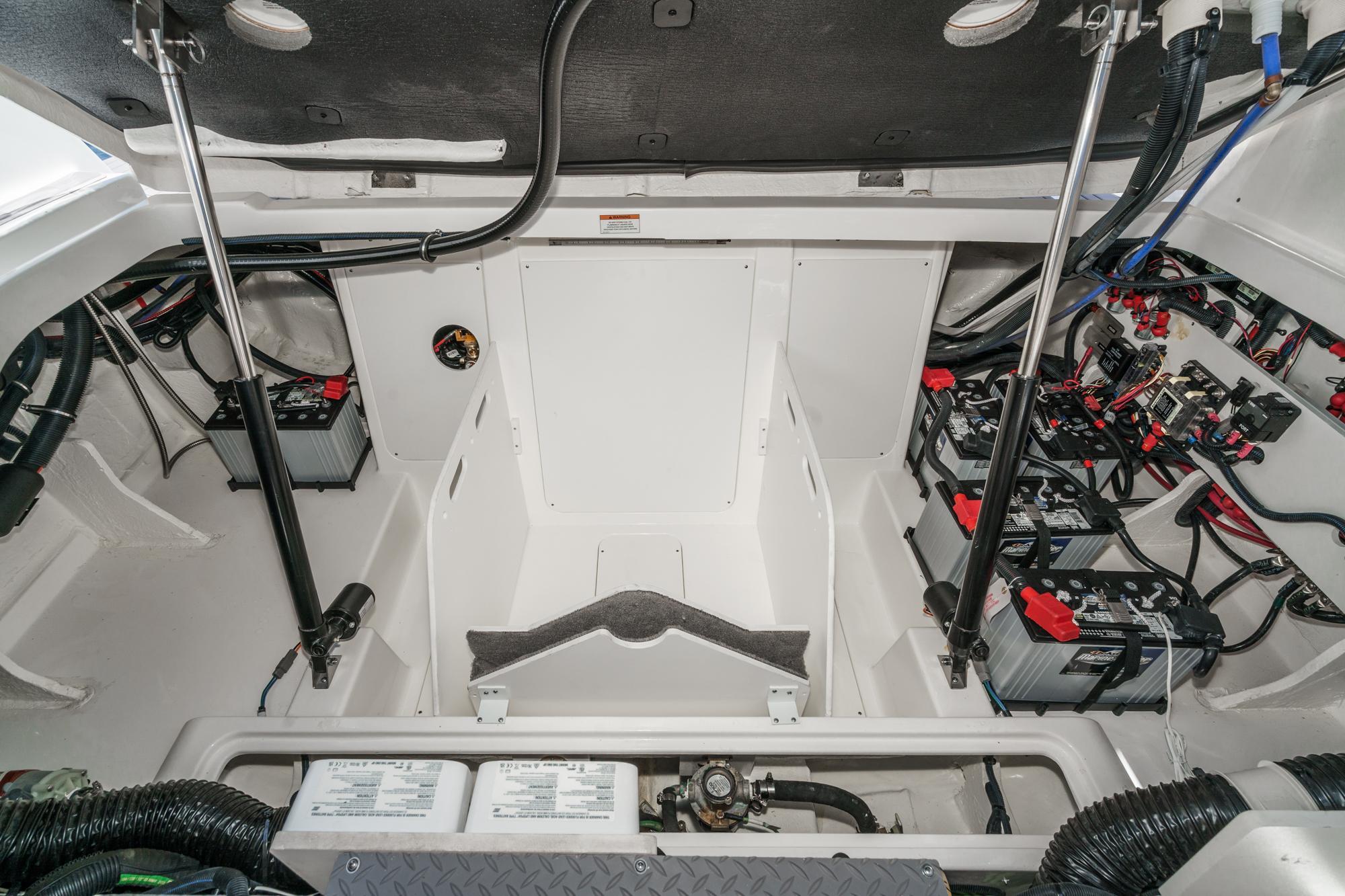 2024 Sea Ray Sundancer 320 Outboard - 14