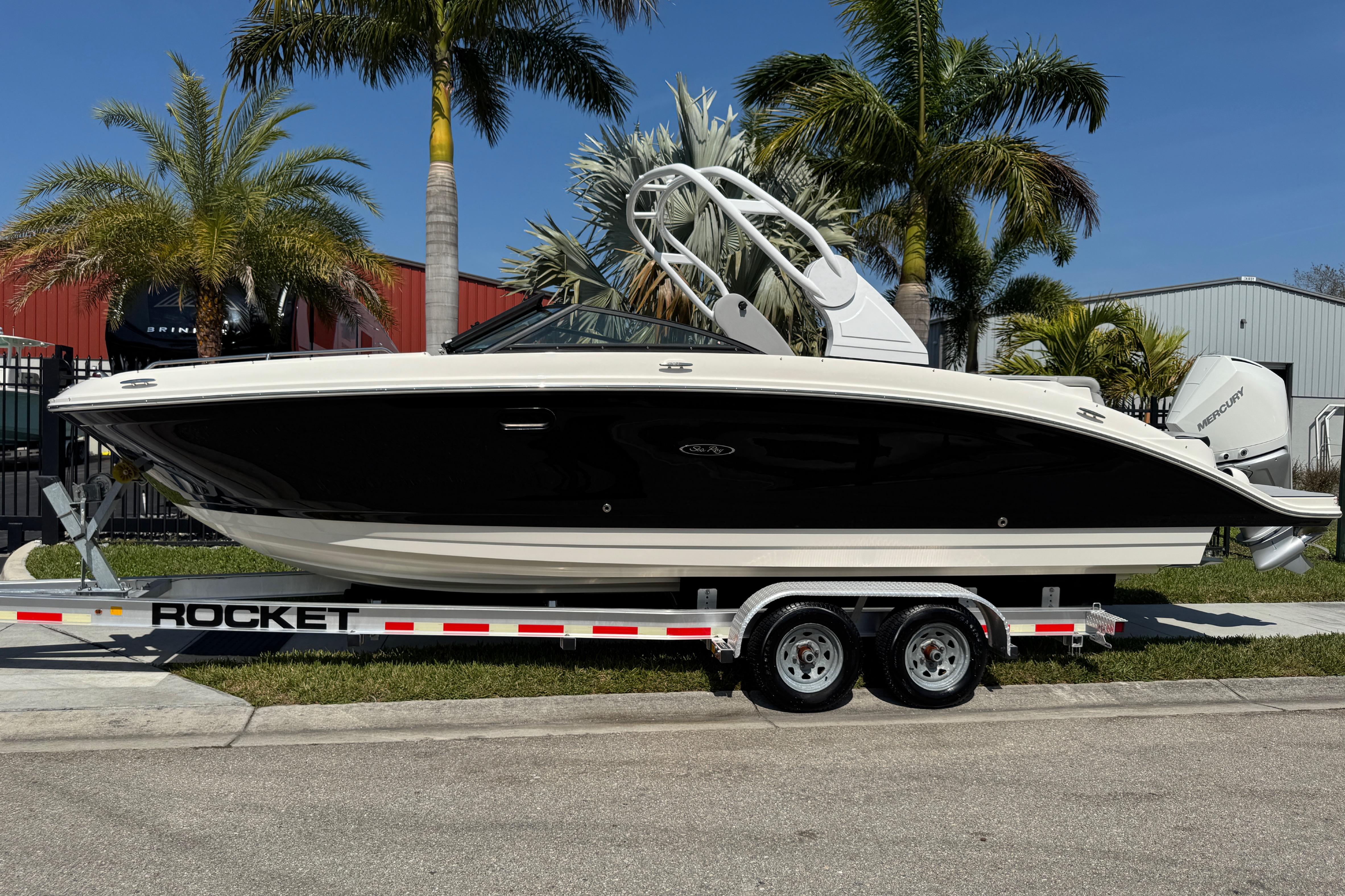 2019 Sea Ray SDX 270 Outboard