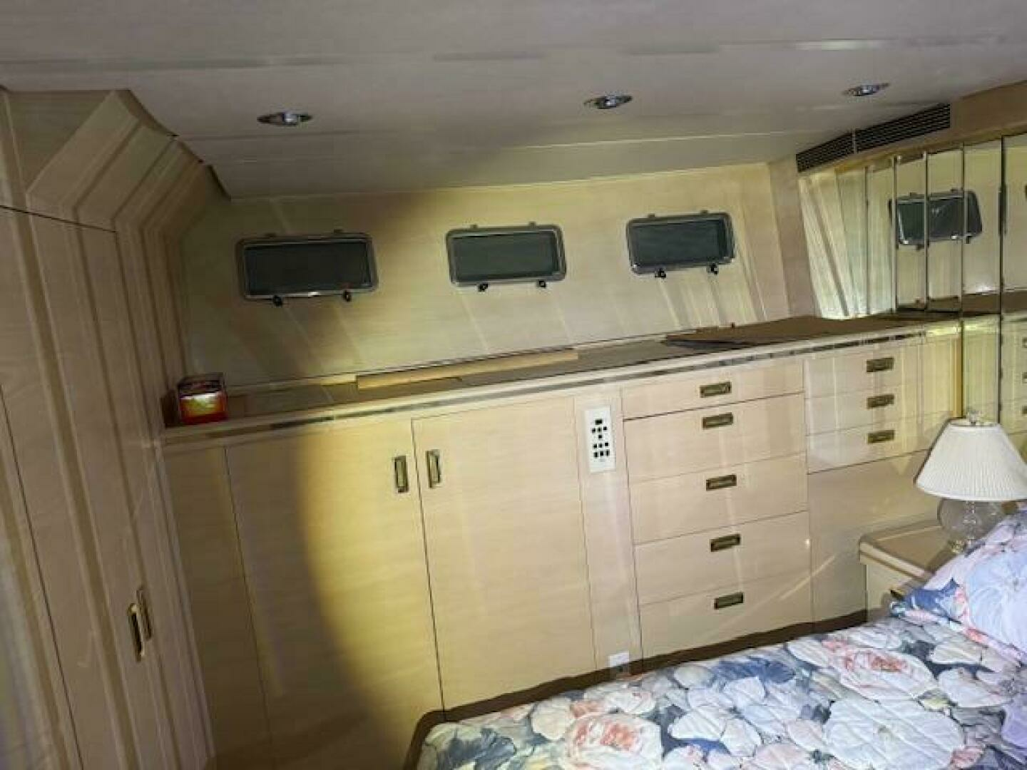 1990 Motor Yacht 70 Brata - Image 35