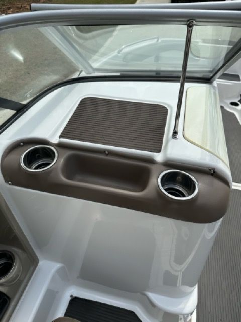 2012 Yamaha Boats 242 Limited - 25