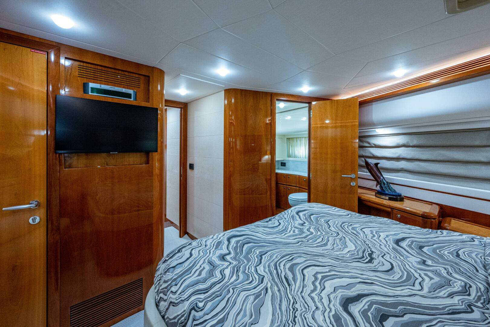2006 Ferretti Yachts 830 - Image 105