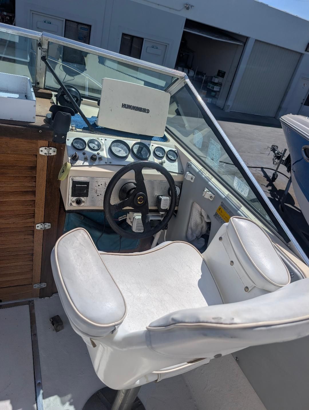 1984 Invader 20V CUDDY - 5