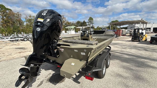 2026 Tracker Grizzly 2072 CC - 12