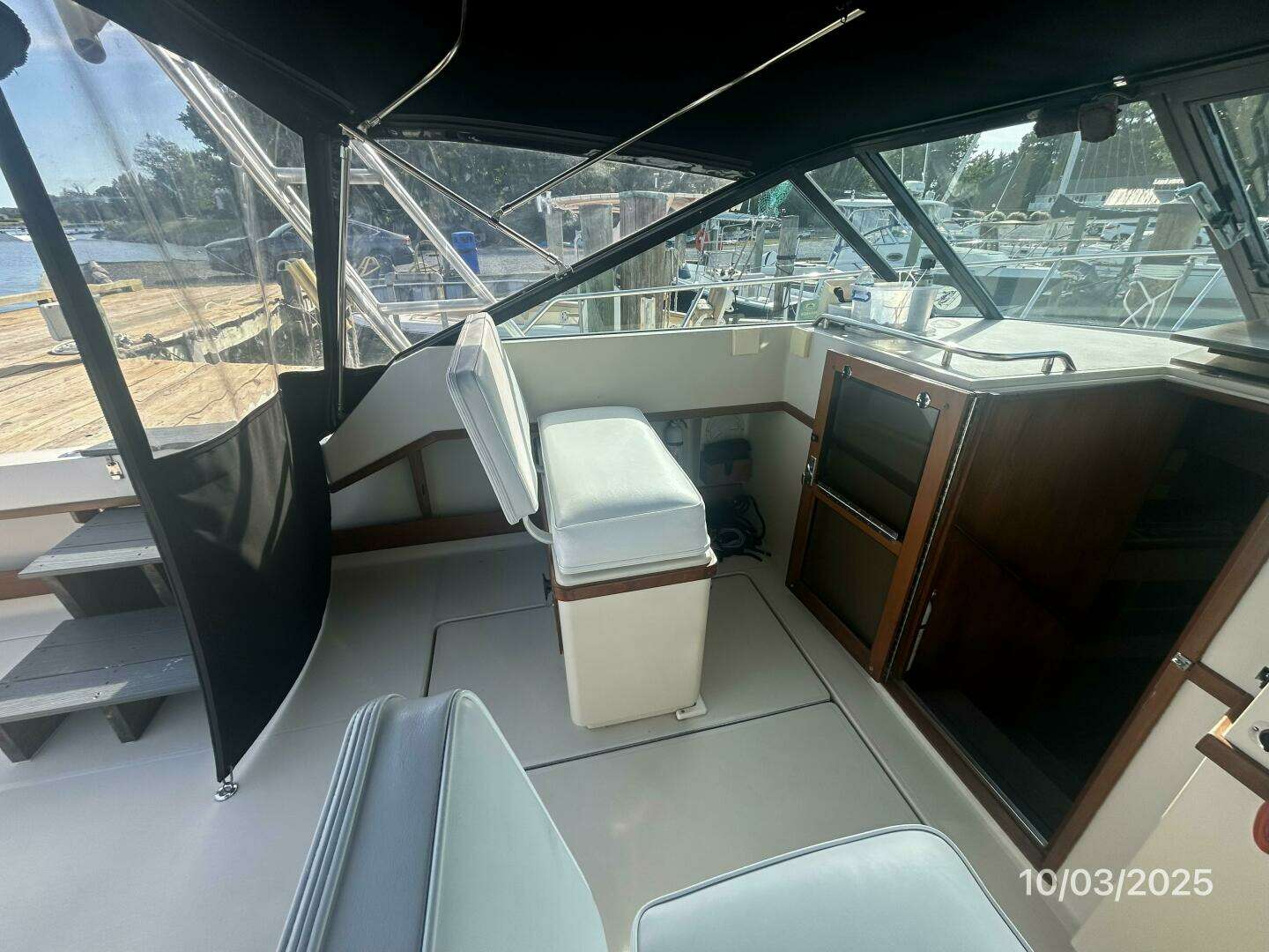 1985 Pursuit 3100 Open - Image 22