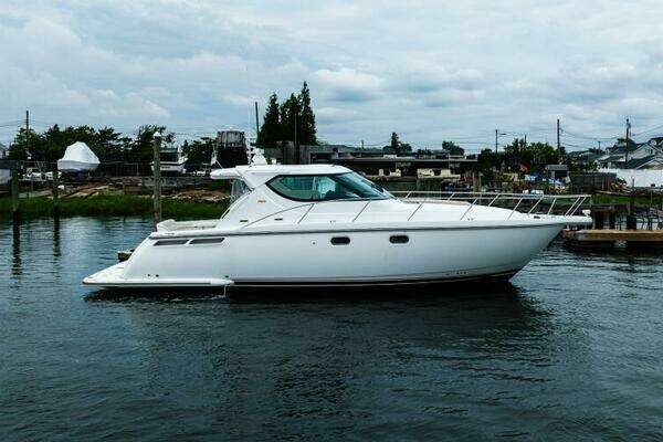 2007 Tiara Yachts 4300 Sovran