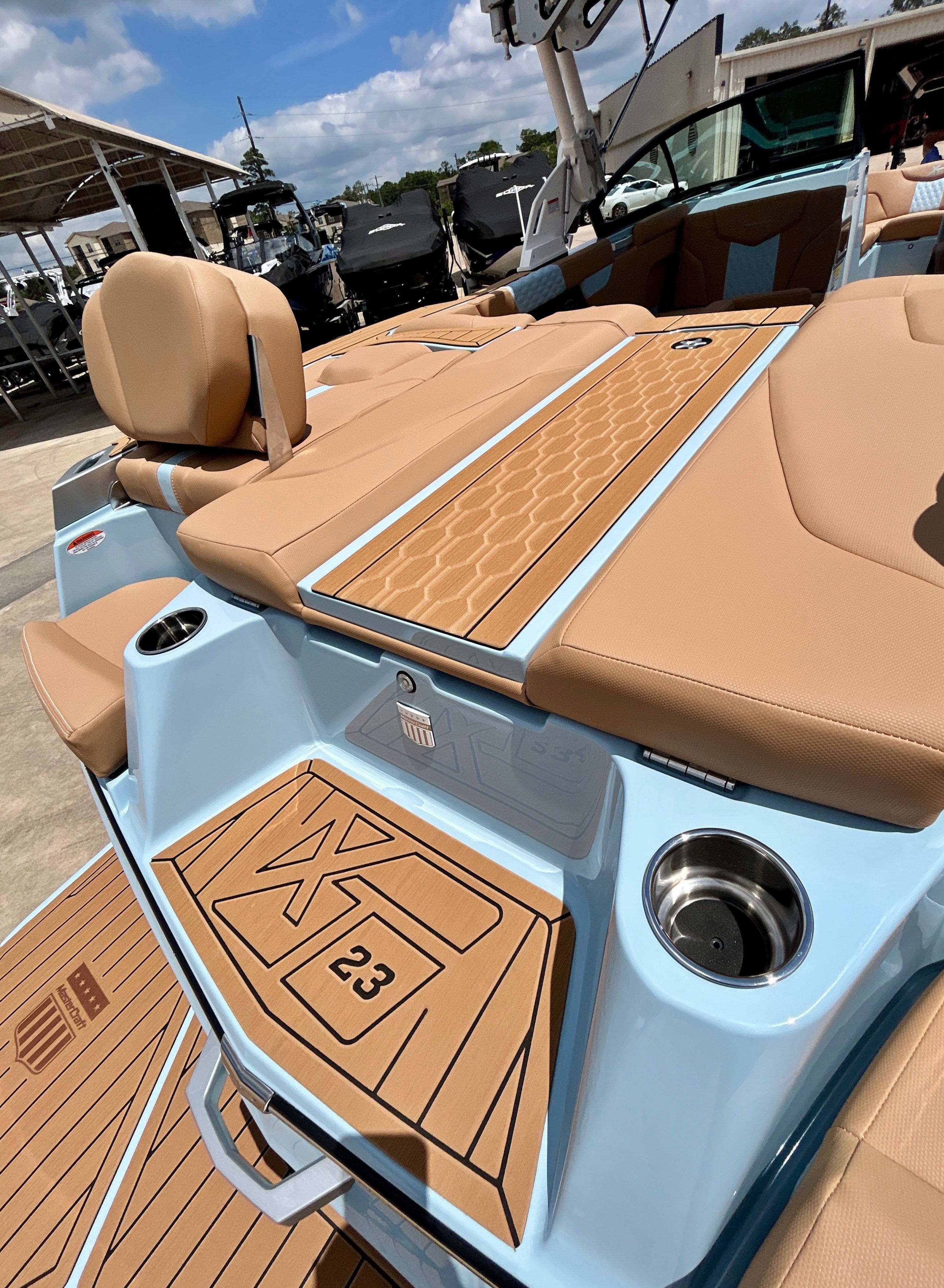 2026 MasterCraft XT23 - 14