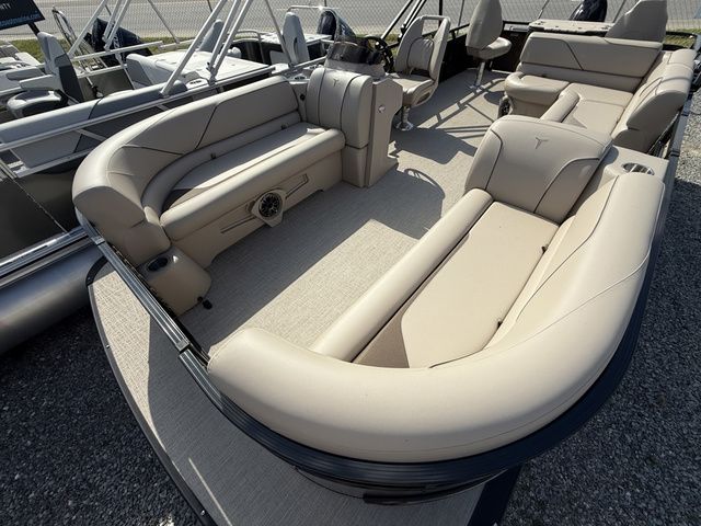 2026 Tahoe Sport 85 - 21 Rear Fish - 15