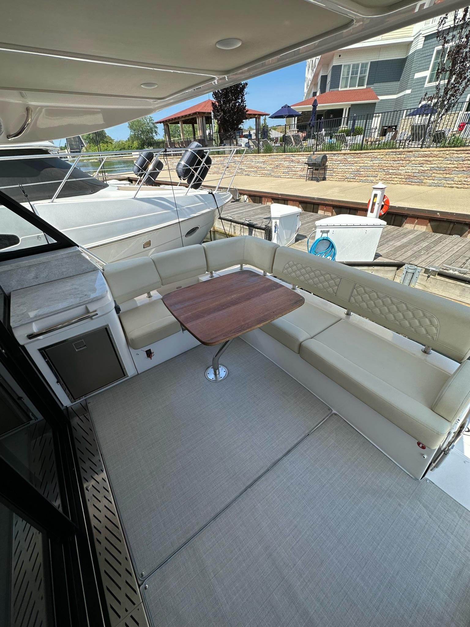 2021 Regal 42 Grande Coupe - 27