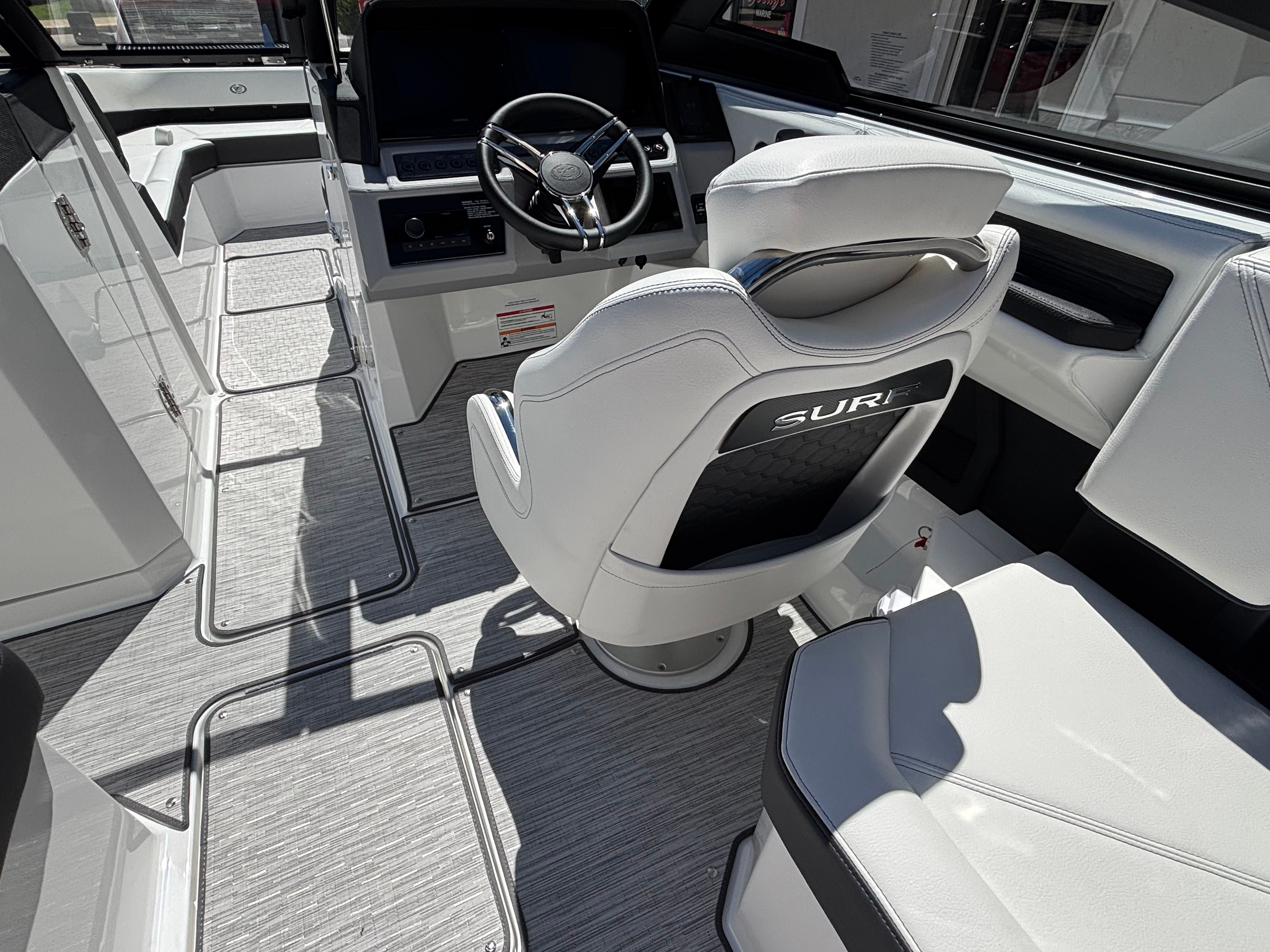 2026 Cobalt R8 Surf - 6