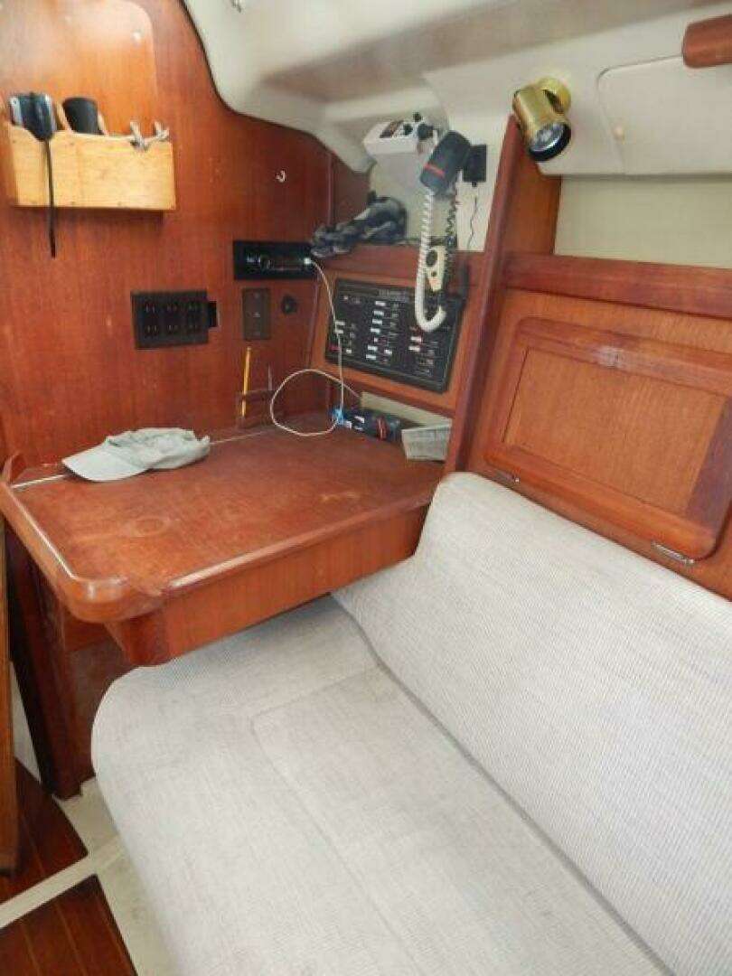 1992 Hunter 33.5 - Image 15