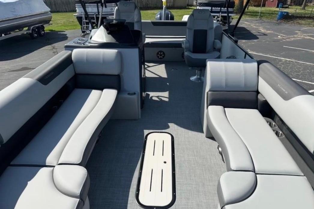 2025 Veranda Relax VR25VLC pontoon boat interior with spacious seating and modern design.
