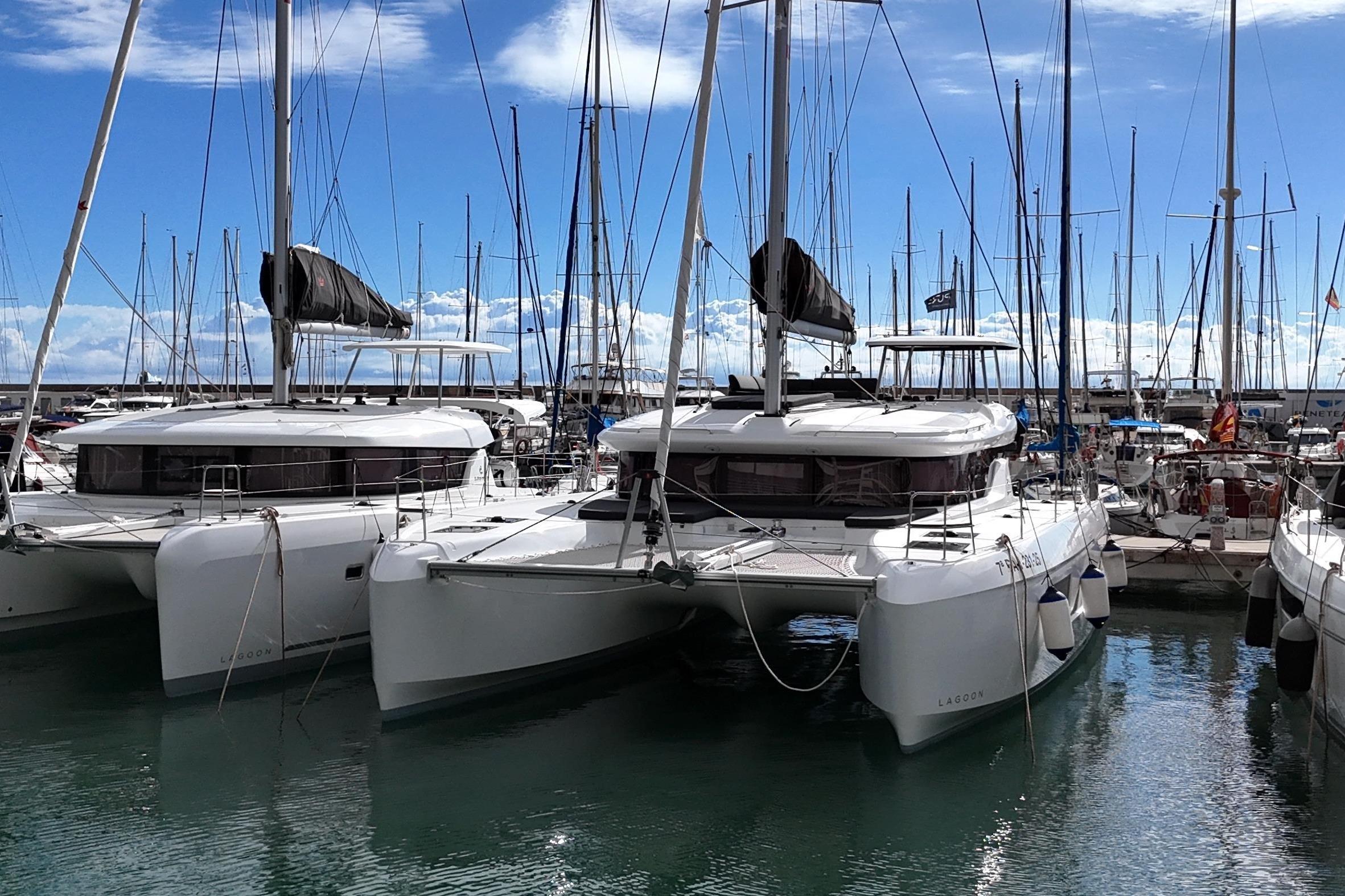 2025 Lagoon 43