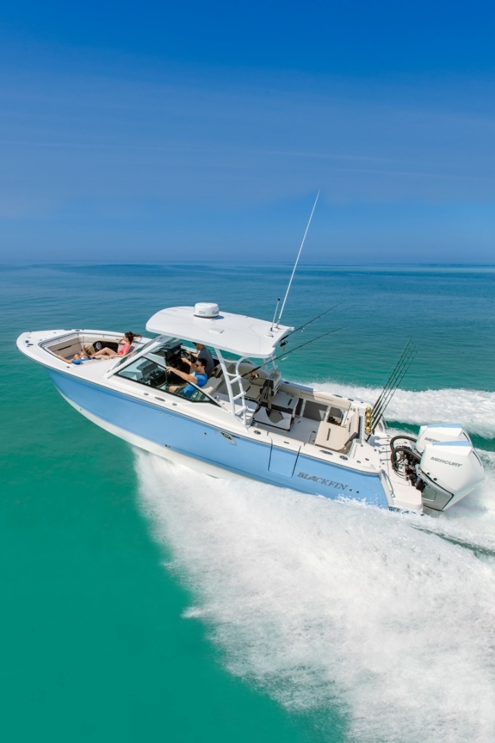 2027 Blackfin 302 DC - Image 2