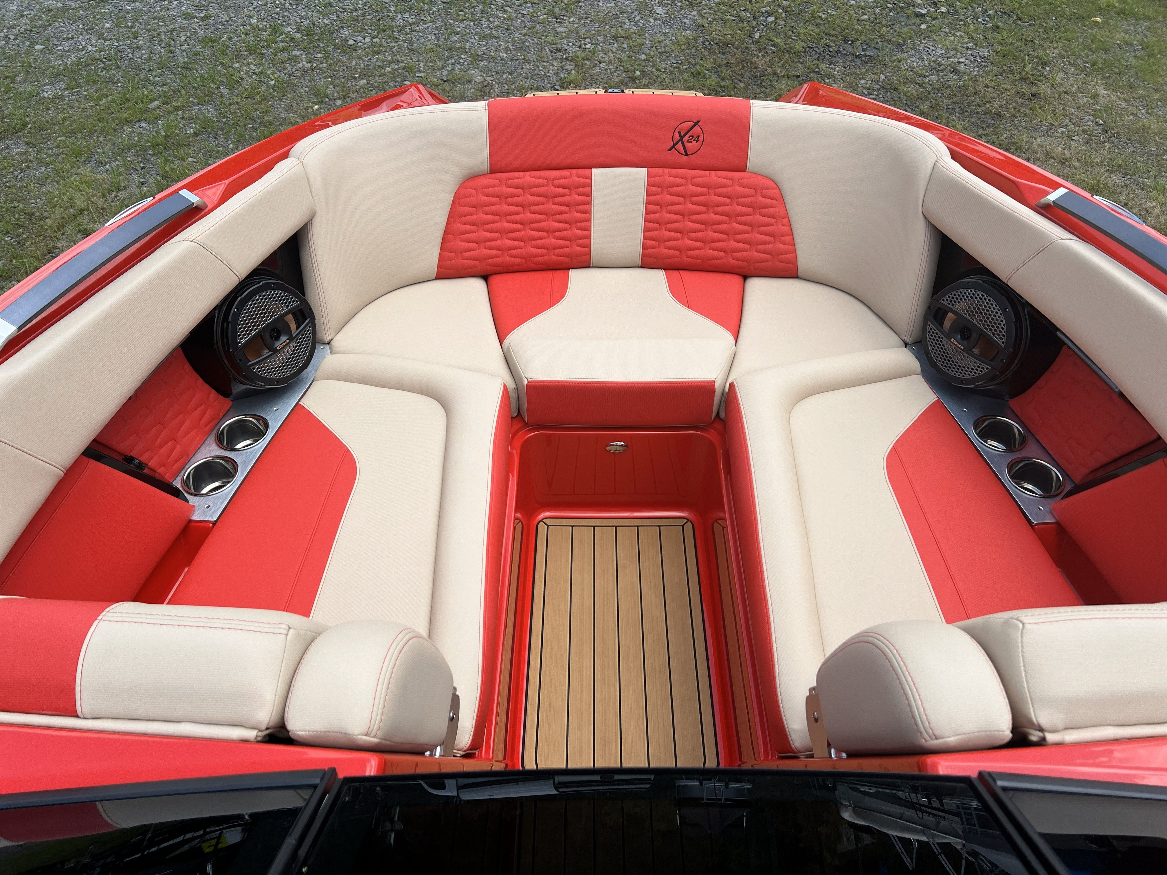 2023 MasterCraft X24 - 2