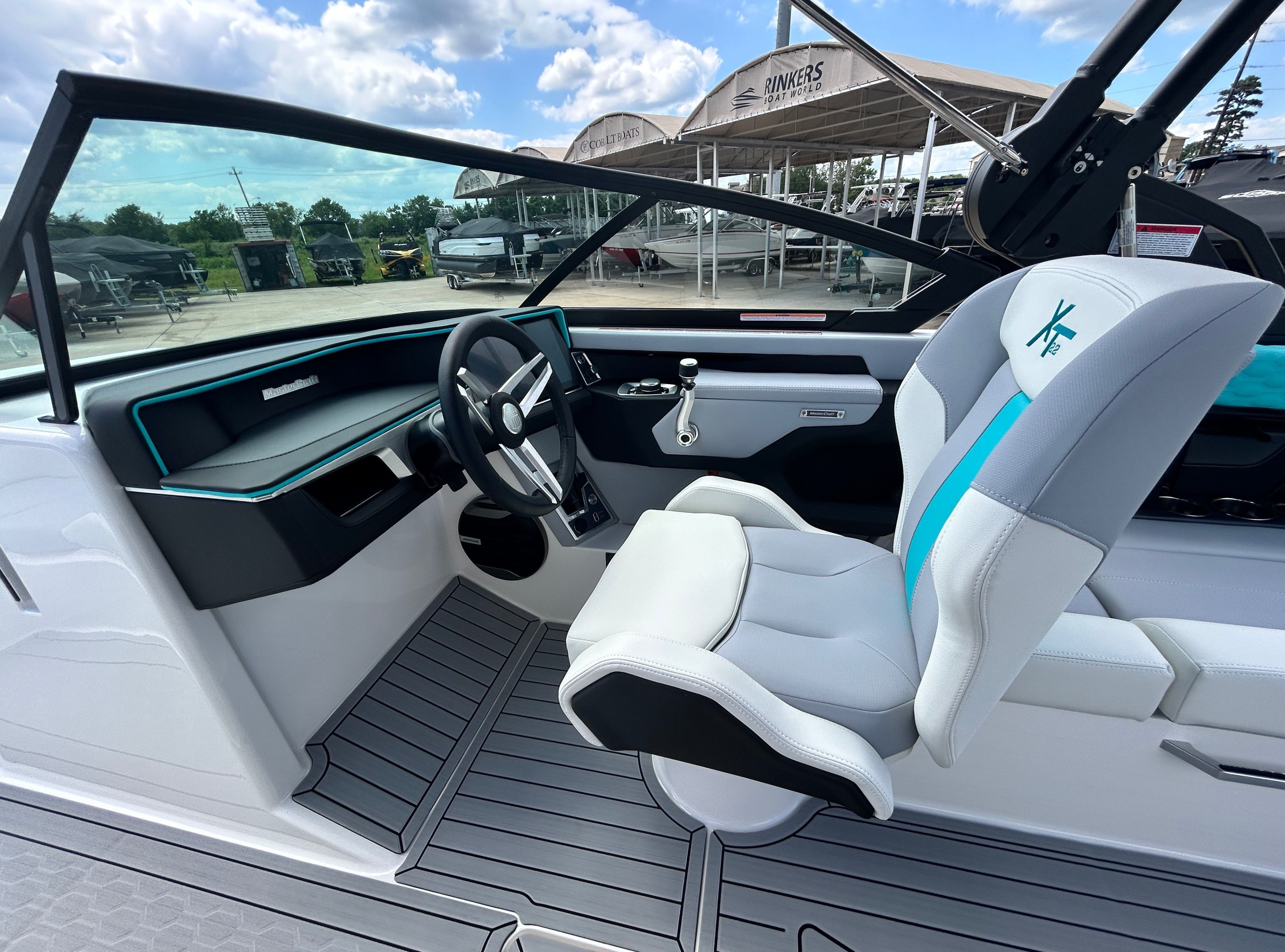 2026 MasterCraft XT22 - 28