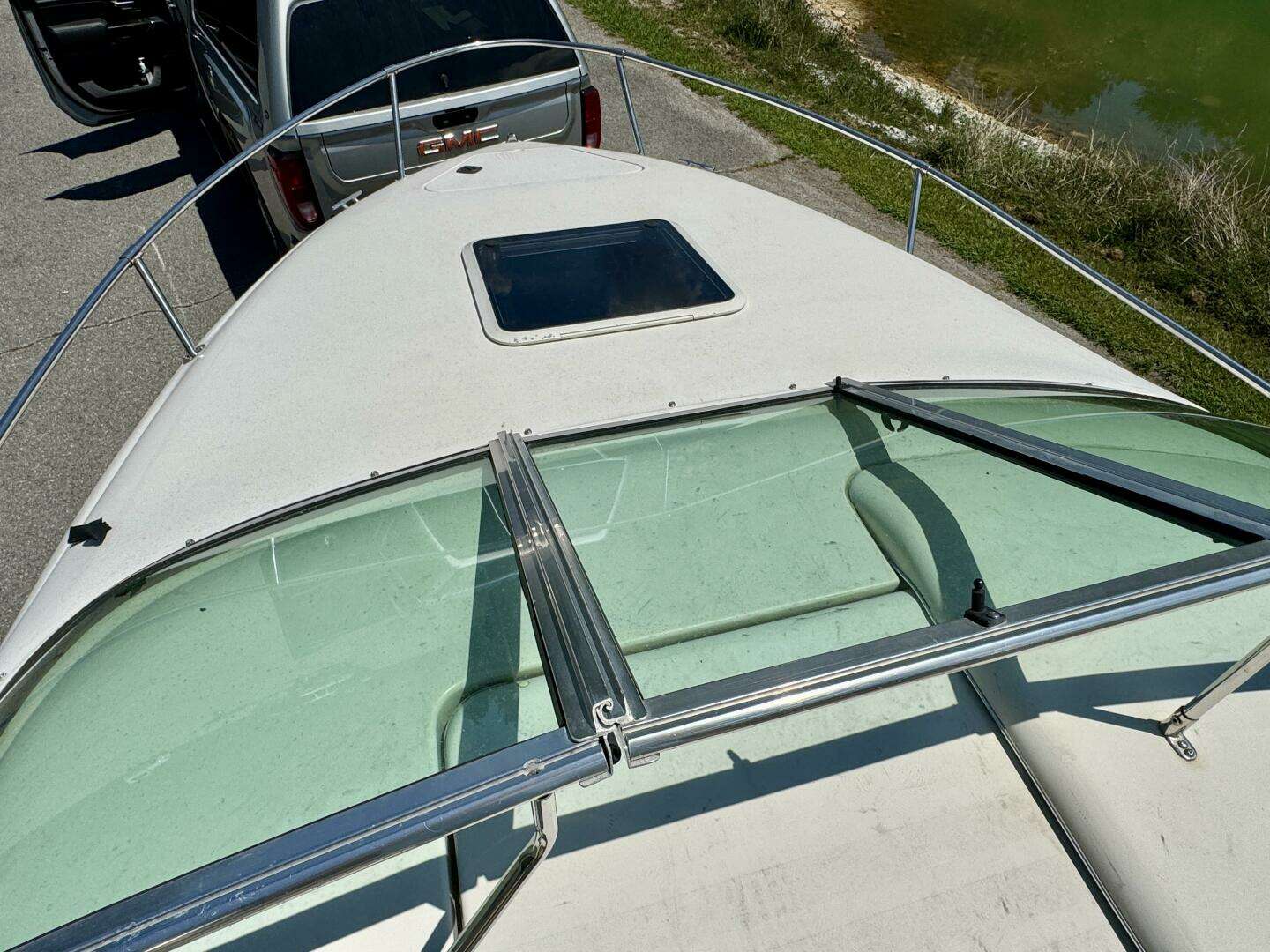 1999 Sea Ray 215 Express Cruiser - Image 80