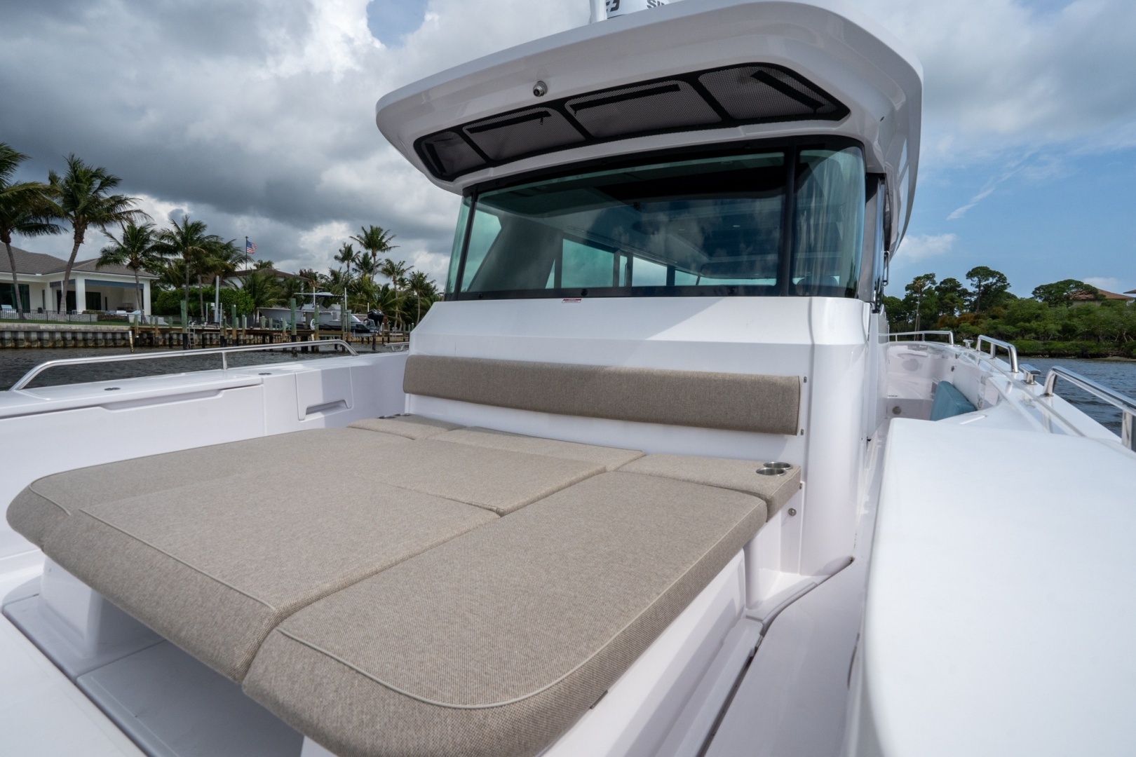 2024 Axopar 45 XC Cross Cabin - Image 10