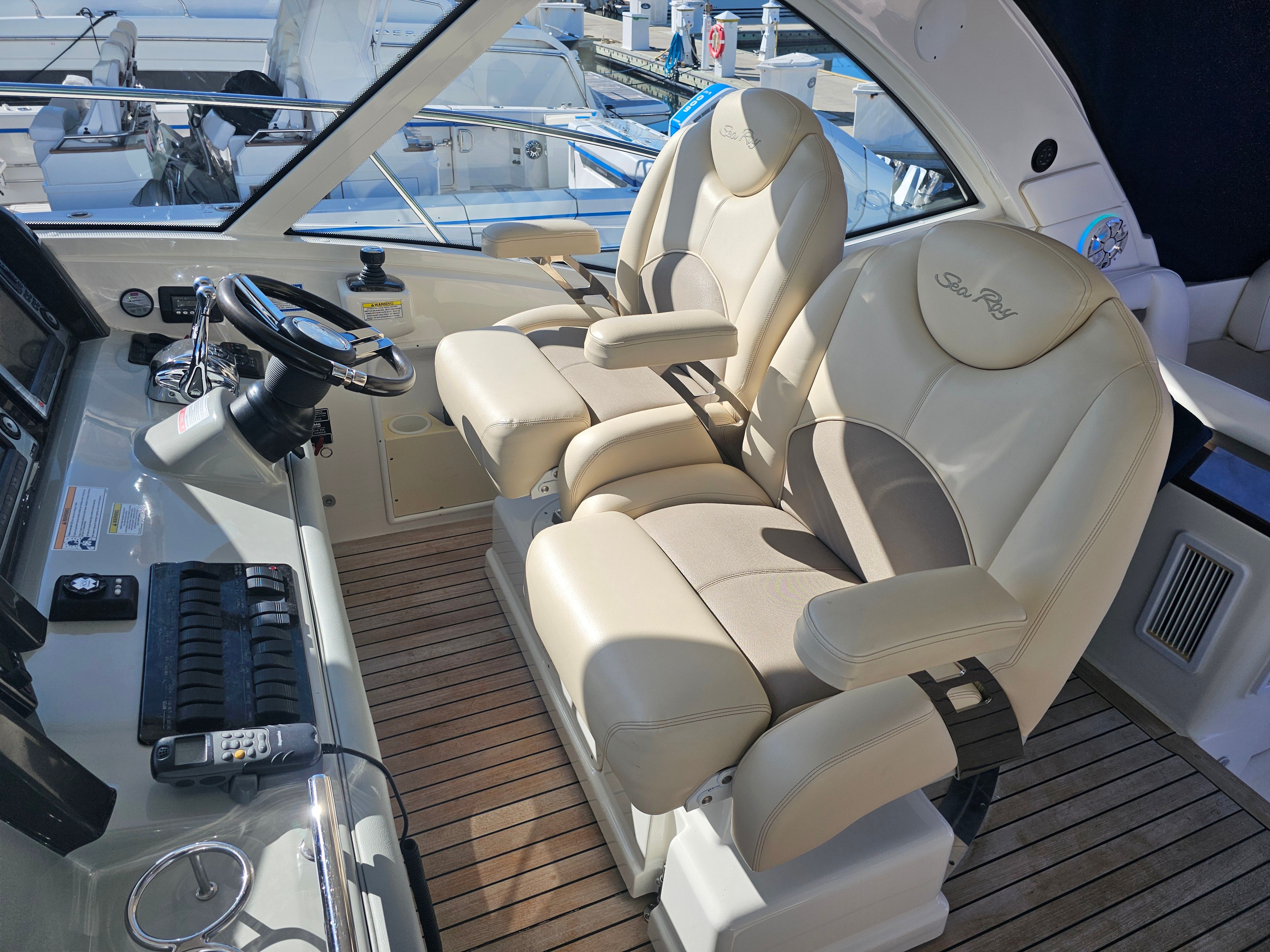 2012 Sea Ray 500 Sundancer - 18
