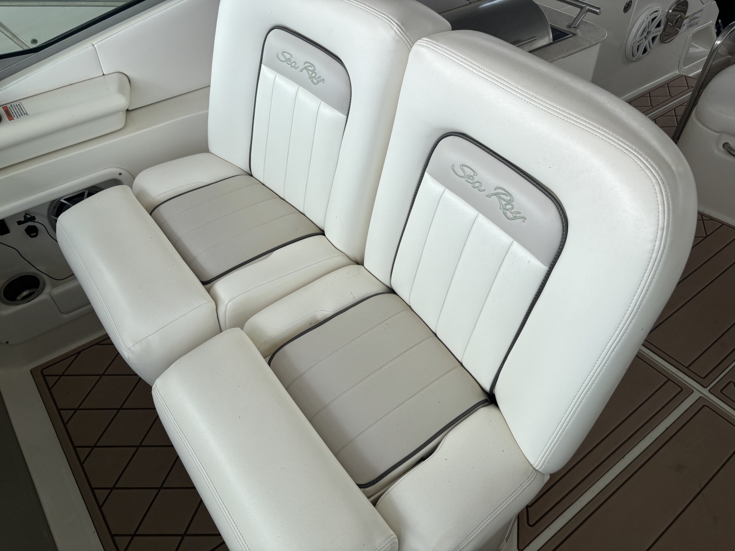 2010 Sea Ray 370 Sundancer - Image 17