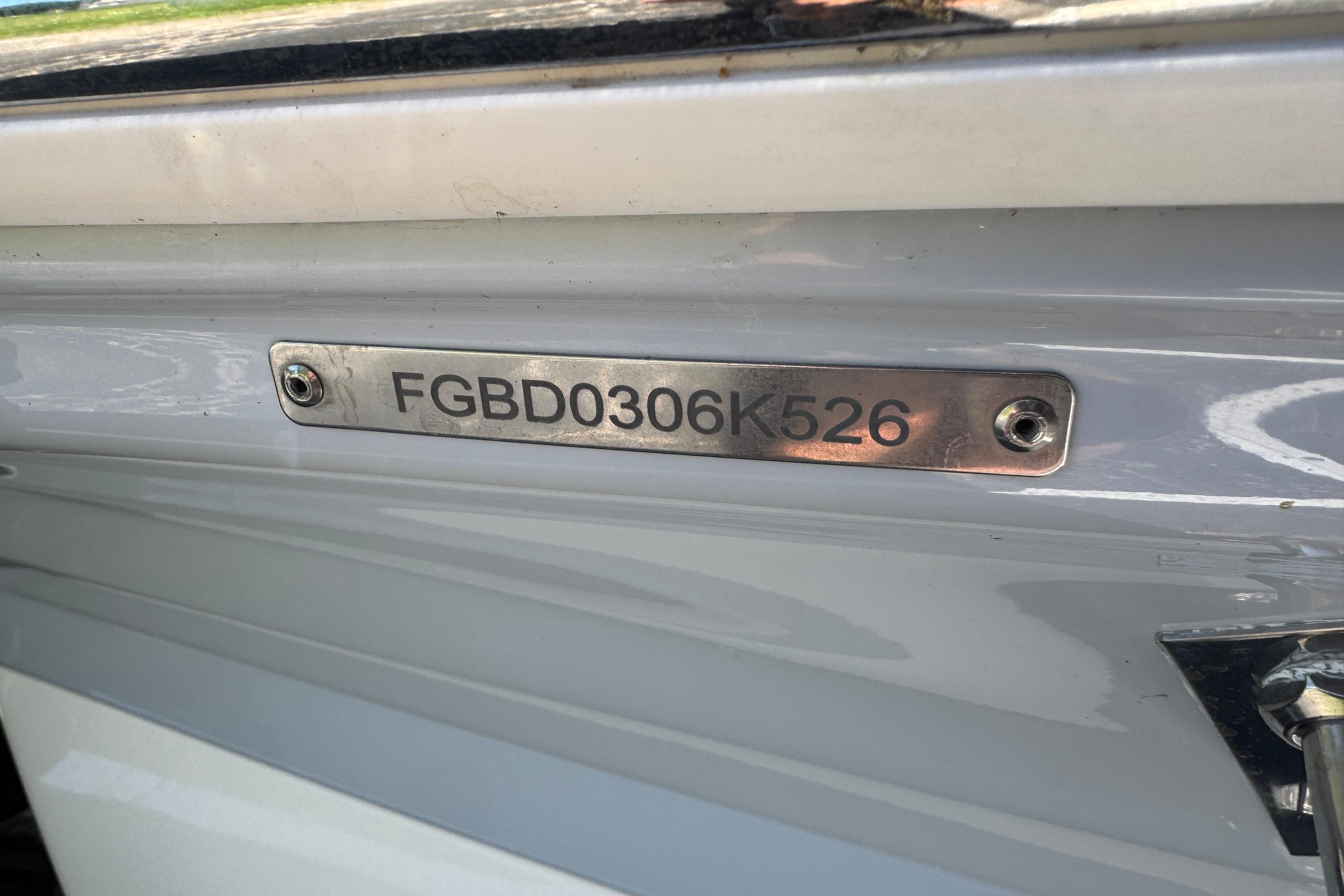 Hull identification number on 2026 Chaparral 21 SSi boat, reading FGBD0306K526.