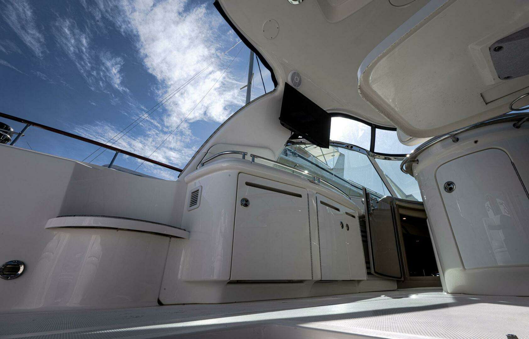 2005 Sea Ray 500 Sundancer - Image 20