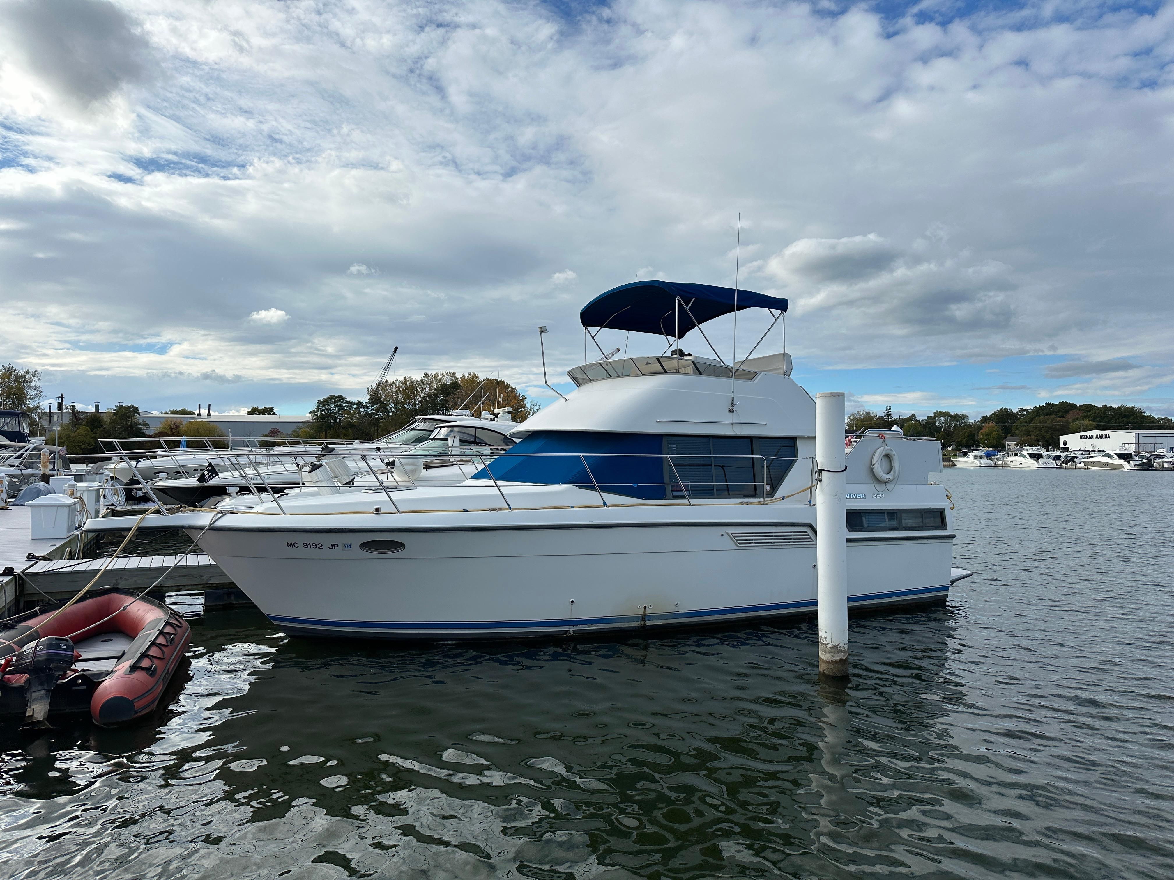 1994 Carver 350 Aft Cabin Motor Yacht