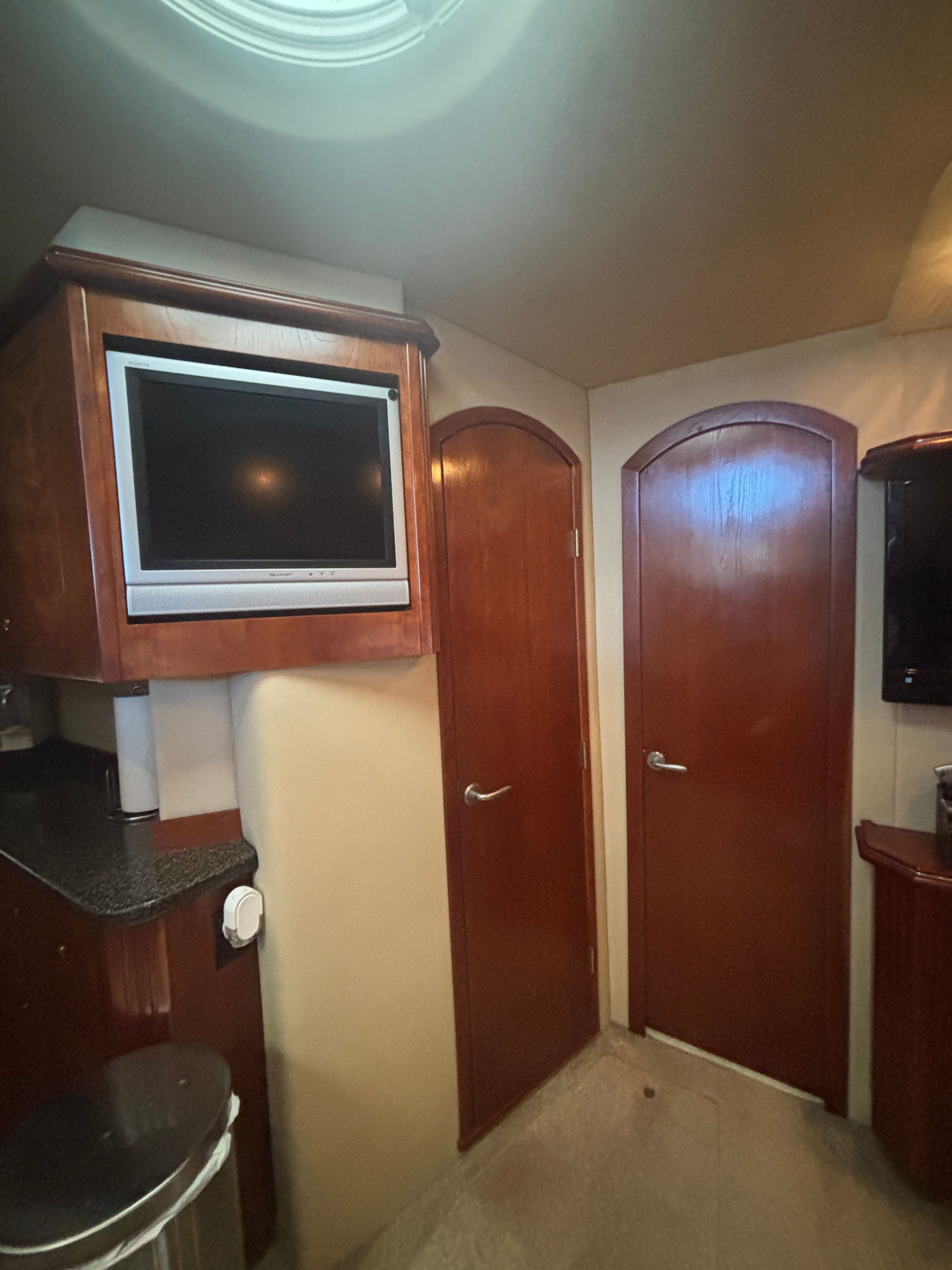 2006 Cruisers Yachts 460 Express - 8
