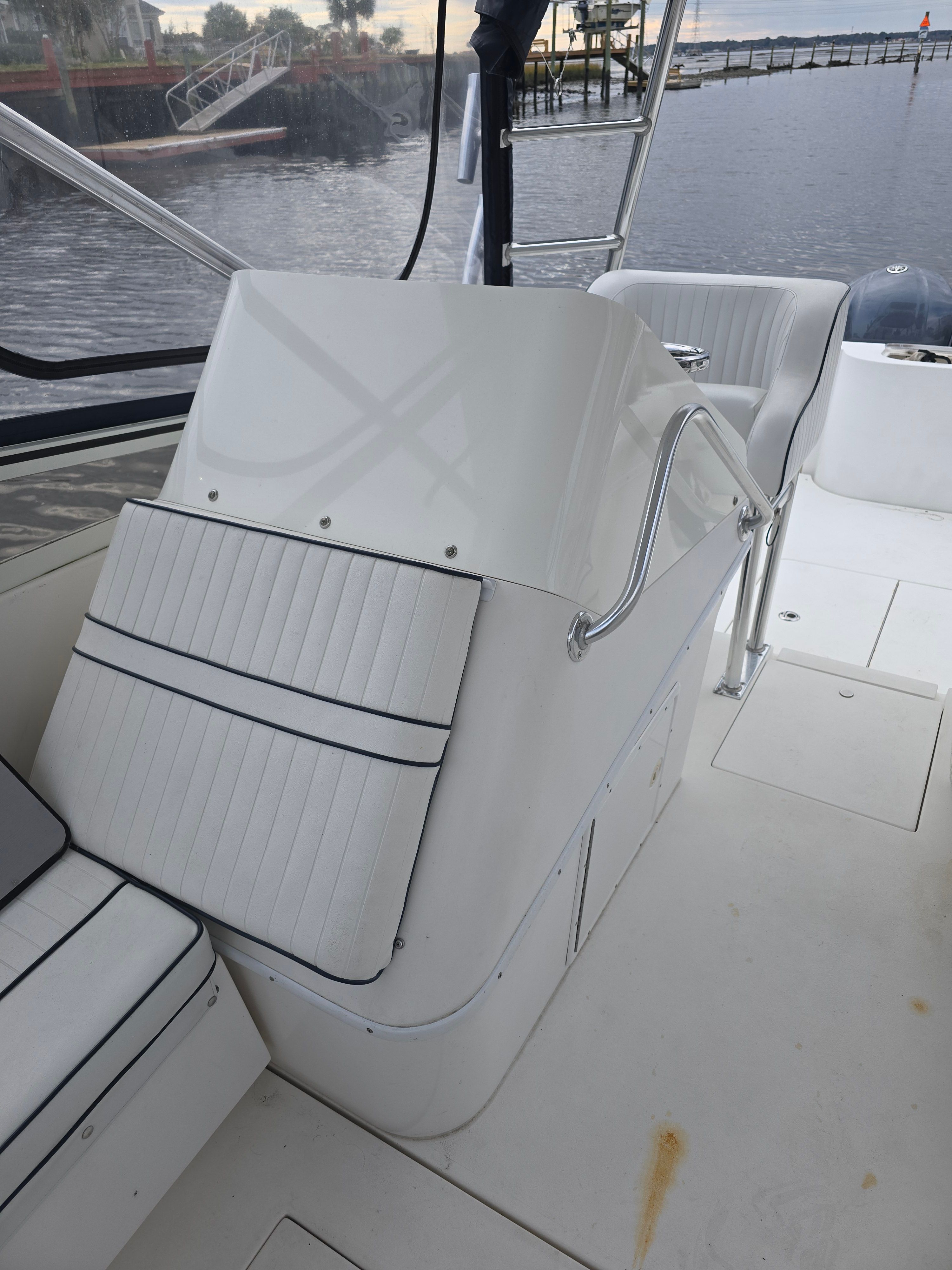 2005 Contender 35SC Express - 19