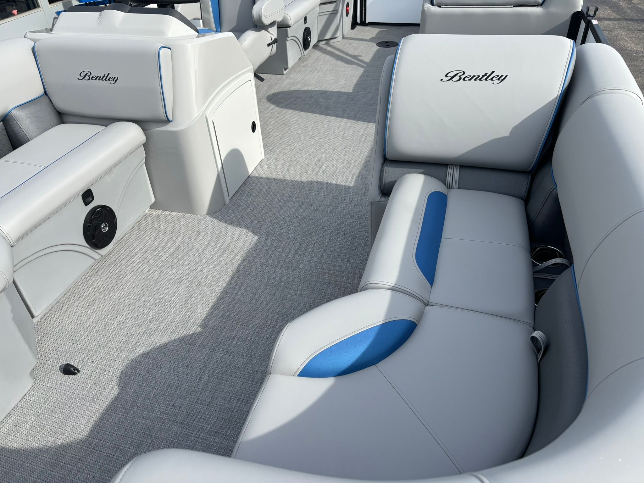 2027 Bentley Pontoons 223 Bolt - 10