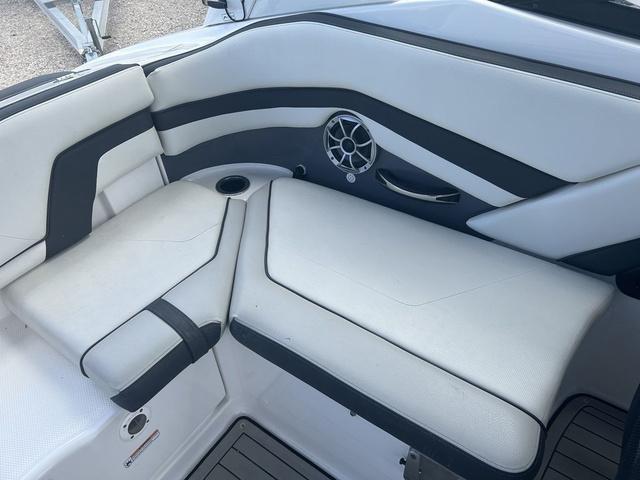 2020 Yamaha Boats 242SE - 12