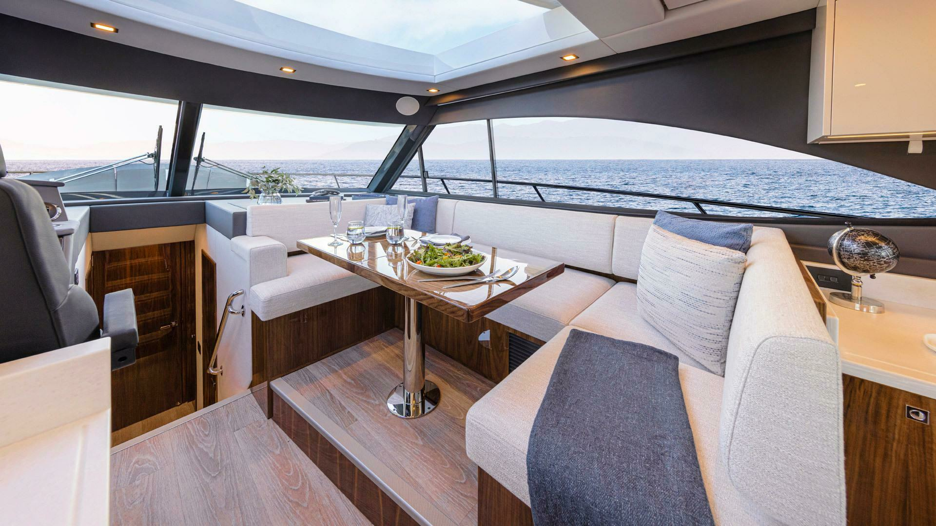 2026 Riviera 4600 Sport Yacht Platinum Edition - Image 11