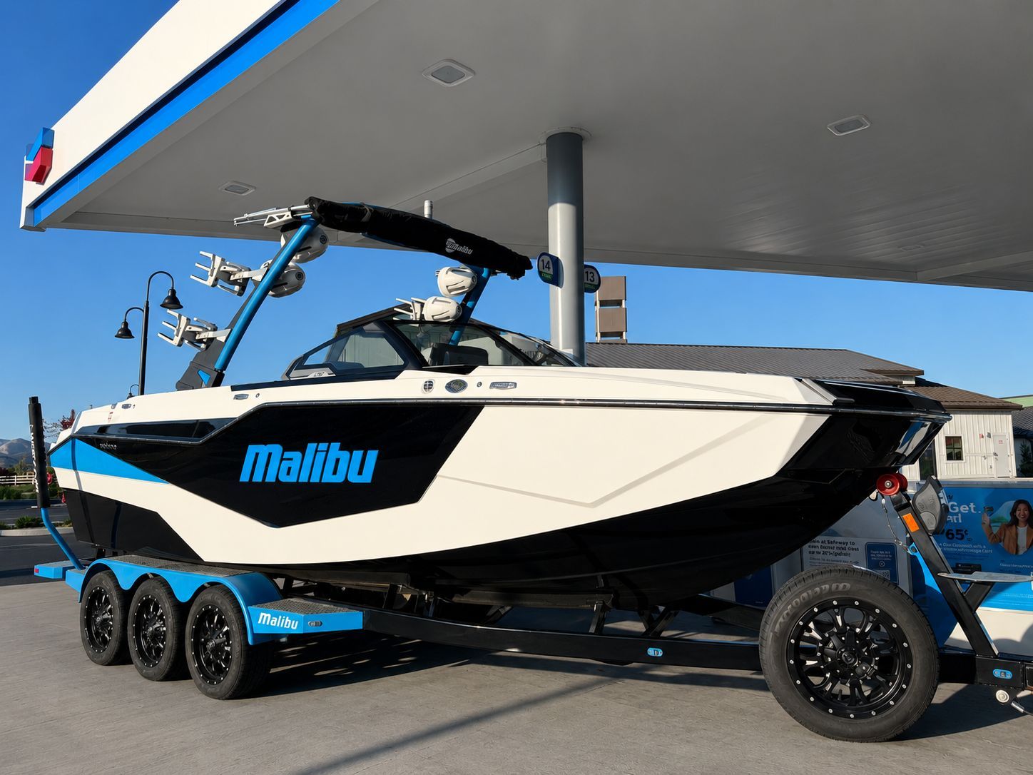 2024 Malibu M242 - 63